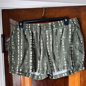 Old Navy Elastic Waist Pattern Shorts